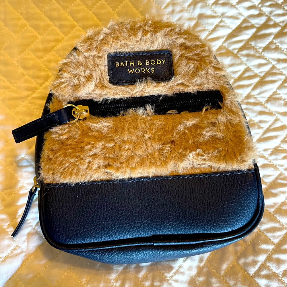Bath & Body Works Travel Bag - 6” Tall x 5-1/2”  Wide x 2-3/4” Deep - Navy Blue